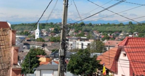 Casa de vanzare, cu 3 camere, 85 mp, 151 mp teren, zona cent