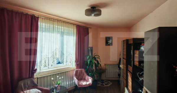 Casa cu 3 camere, 100 mp, zona centrala