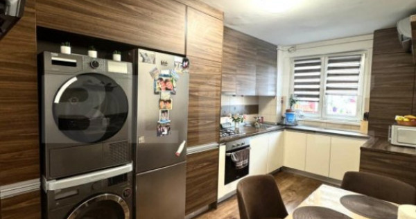 Apartament 3 camere,Decomndat, de vanzare