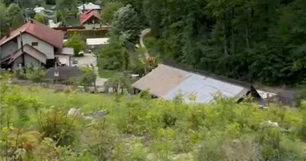 Valea Budului - Teren intravilan. Lac. Padure