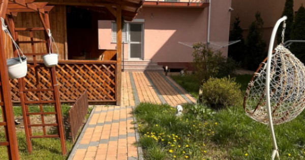 Casă P+1 de v&acirc;nzare &icirc;n zona Mamaia Sat | 5 Camere | Teren