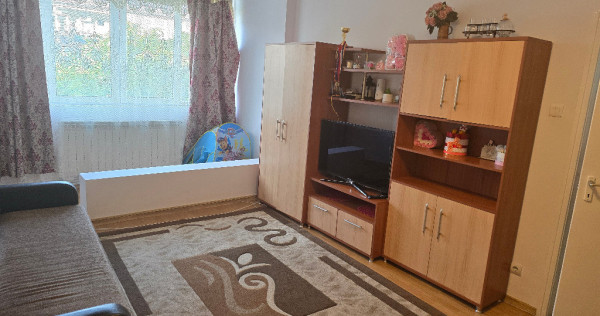 Vand apartament cu 2 camere Deva, zona Lalelelor, etaj 3, mobilat