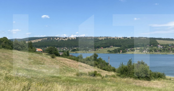 Teren intravilan de 600 mp la doar 50 m de lac &ndash; Pădureni
