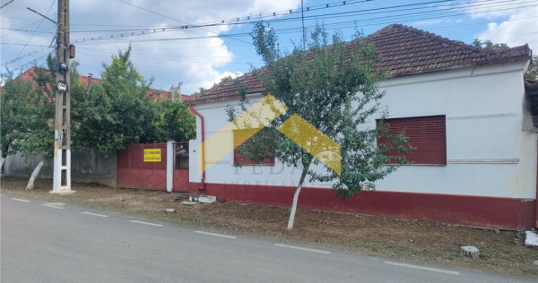 Casa 3 camere de in sat Ghioroc, judetul Arad