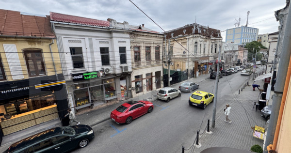 Casă S + P + E, 329 mp, cu spațiu comercial, teren 339 mp,