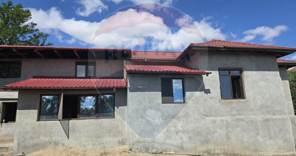 Casă / Vilă cu 3 camere de vânzare