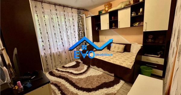 Apartament de cu 3 camere, decomandat, parter, Alexandru ce