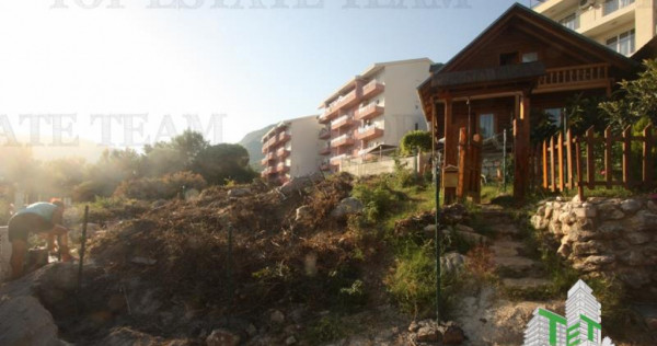 Teren de in Budva Muntenegru