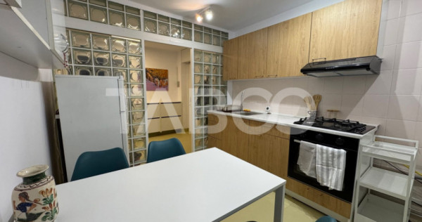 Apartament 3 camere decomandate cu 2 bai cu balcon zona Piat