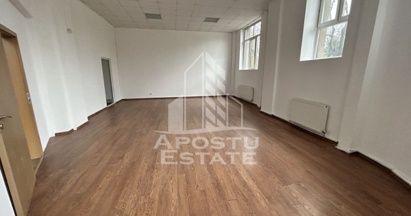 Spatiu comercial stradal, 222 mp, zona centrala Baile Neptun