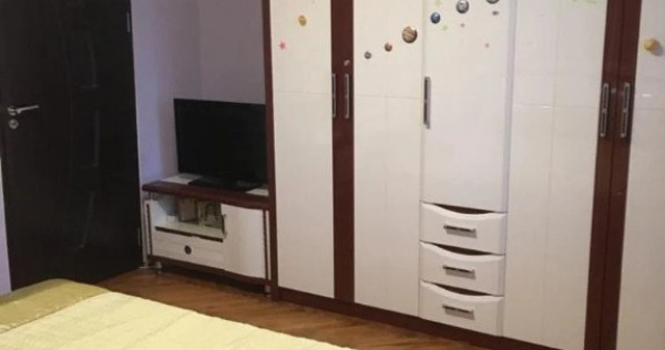 1 camera in zona Dambovita