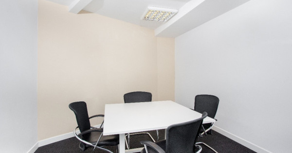 Alăturați-vă unui mediu de co-working cooperativ în Regus Charles de