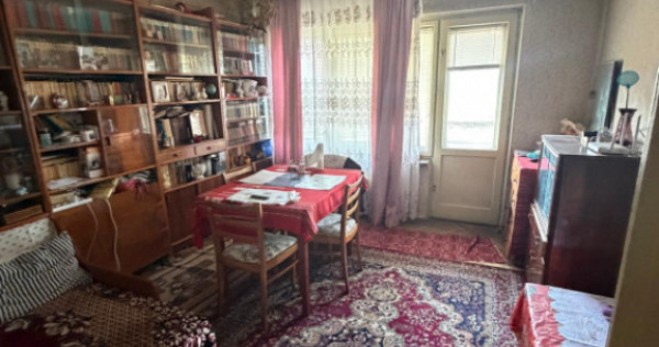 Apartament 73mp cu 3 camere decomandat, 1 Mai vizavi de Spit