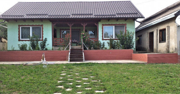 Casă, teren și anexe. În Botoșani, Unțeni, Burlești