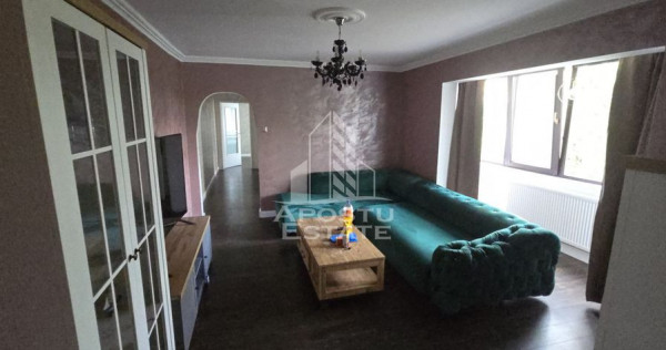 Apartament cu 3 camere in zona Circumvalatiunii cu centra...