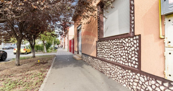 Imobil cu spatiu comercial stradal de vanzare in Arad