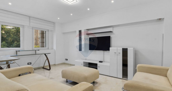 Apartament de lux cu 3 camere de închiriat în zona Banc...