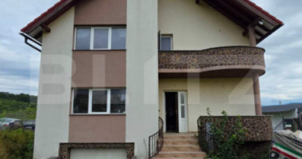 Casa cu 5 camere, 300 mp, teren 17 ari, Valea Rusului