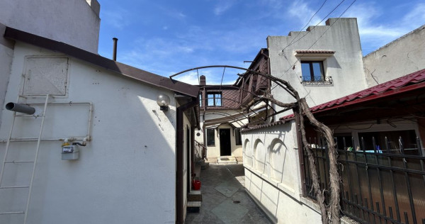 Casă cărămidă P+1, 5 camere, Delfinariu.