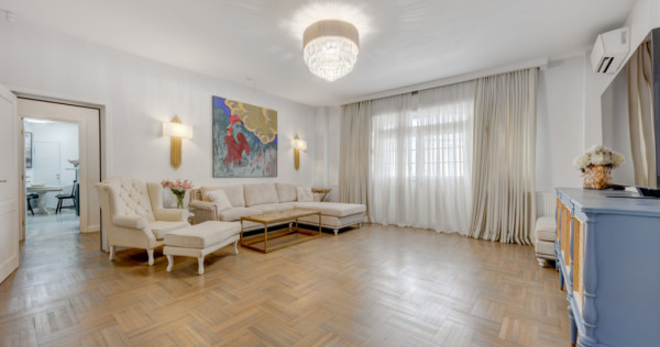 CAROL - EPISCOP CHESARIE, APARTAMENT 250 MP TOTAL, CURTE 250