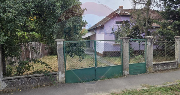 Casă si teren de 1195mp in Tinca