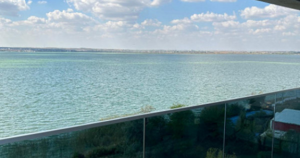 Apartament 3 camere de vanzare, vedere frontală către lac,