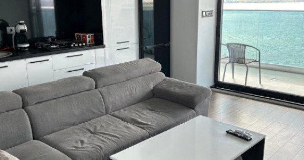 Apartament 3 camere de vanzare, vedere frontală către lac,