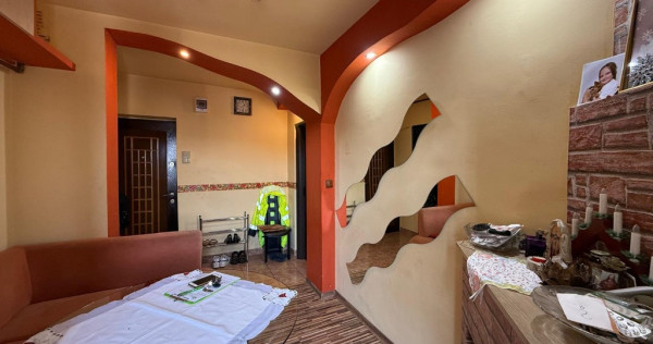 Apartament 2 camere, decomandat, zona Mihai Eminescu