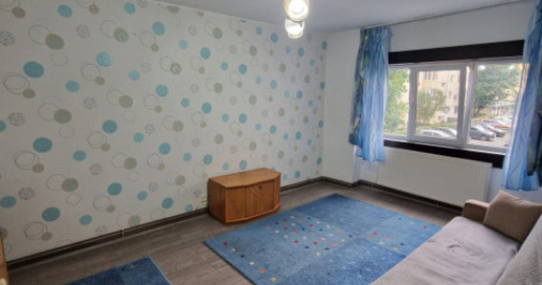 Garsonieră spațioasă și luminoasă, etaj 1, Decebal