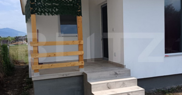 Casă de vânzare – Livezile, str. principală