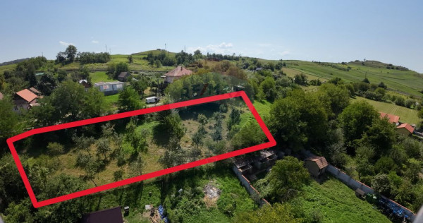 Teren intravilan 3,000mp Hetiur