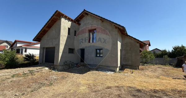 Casă / Vilă cu 5 camere zona Sud