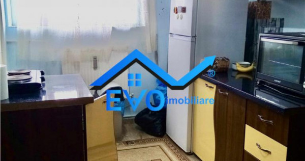 Se vinde, garsoniera, etajul 1, baie proprie, mobilata si ut