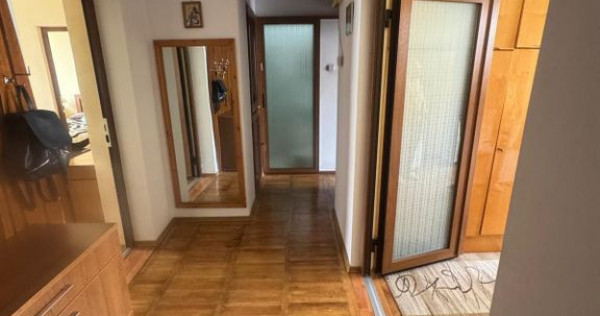 Apartament 3 camere zona Peninsulara