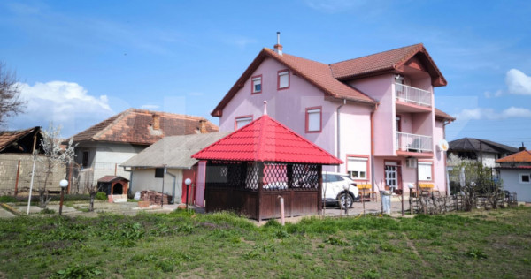 Casa 250 mp utili, 1450 mp teren, zona Balta Verde