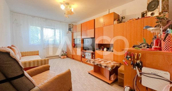Vanzare apartament cu 2 camere decomandate in cartierul Intr