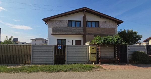 Vila duplex-mobilata si utilata -4camere -2 bai-dressing-str asfaltata