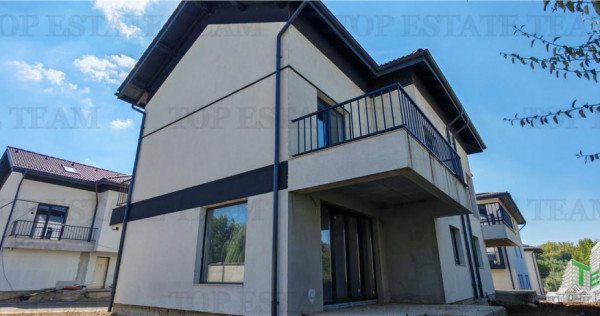 Vila individuala cuplata, in complex rezidential modern, cu