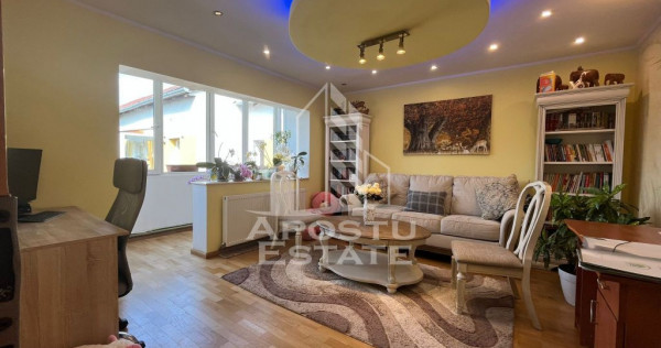 Apartament cu 3 camere, decomandat, centrala proprie, zon...