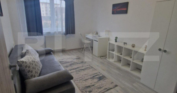 Apartament cu 3 camere, 76 mp, decomandat, loc de parcare -