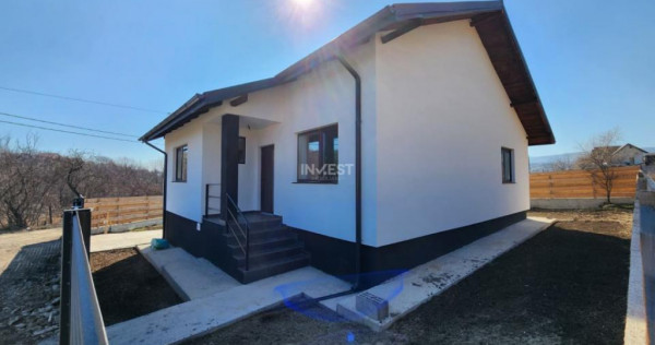 CASA INDIVIDUALA , 3 CAMERE, BECI, PLACA DE BETON PESTE ETA