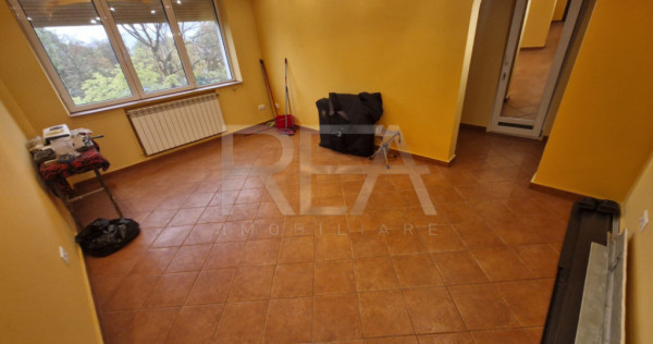 Apartament cu 3 camere la 13 minute de mers pe jos de metrou