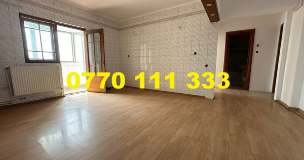 - Apartament 2 camere decomandat, Calea Calarasilor, etaj in