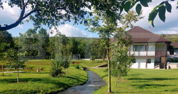 Casa cu 5 camere, 116 mp+teren 83 ari +lac de pesti, zona B