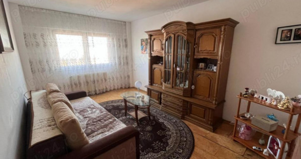 Apartament 3 camere, decomandat - zona Astra