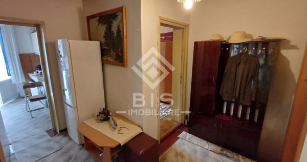 V&acirc;nzare apartament 3 camere, Decebal, 65 mp utili