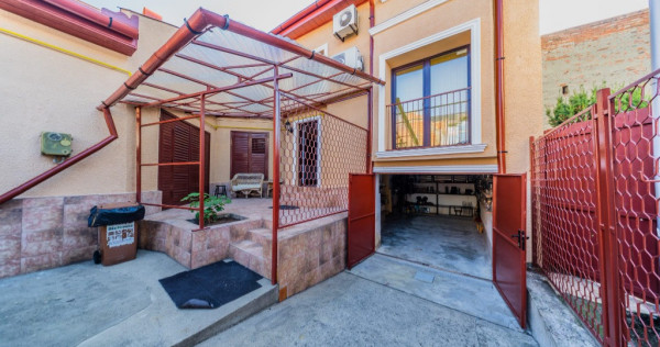 Vilă impunătoare cu arhitectură elvetiană pe 3 nivele - proprietar