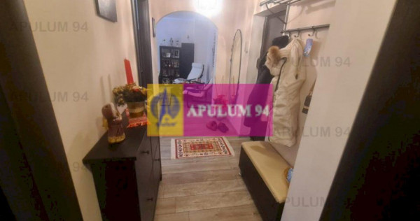 Apartament cu 2 camere de vânzare în Sinaia - Zona Plat...