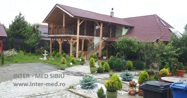 Apartament 3 camere la vila Tocile Sadu