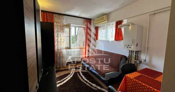 Apartament 2 camere, decomandat, centrala proprie, zona UVT